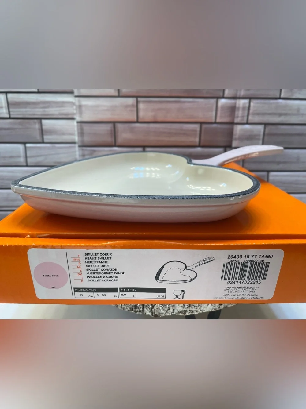 Le Creuset❤️ Heart Cast Iron Skillet shell pink 16cm NIB Made in France**